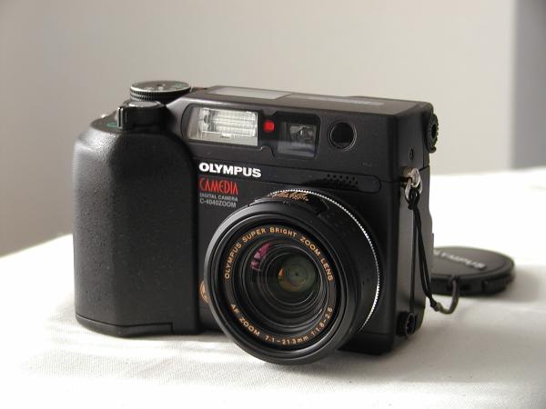 Olympus CAMEDIA C4040Zoom 余計さのないカメラ